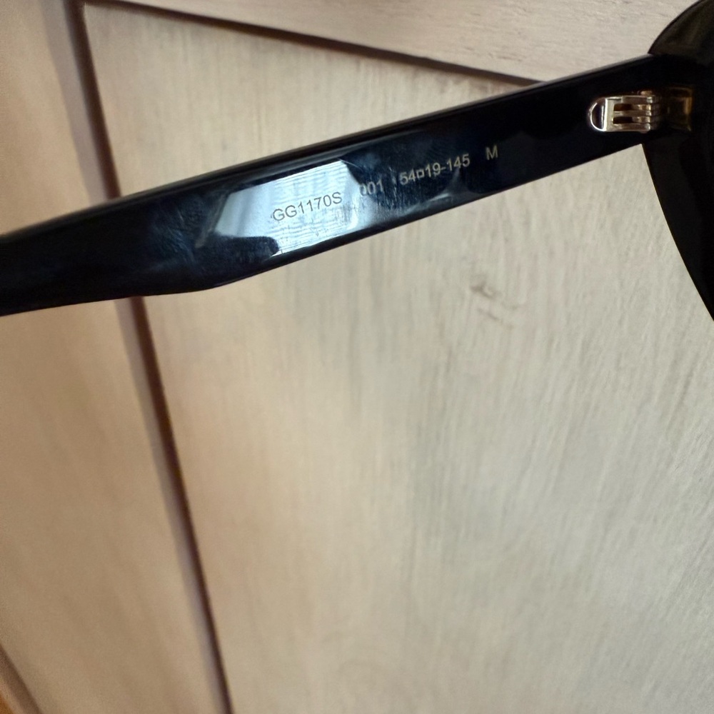 Gucci Black Cat Eye Sunglasses - Picture 3 of 8